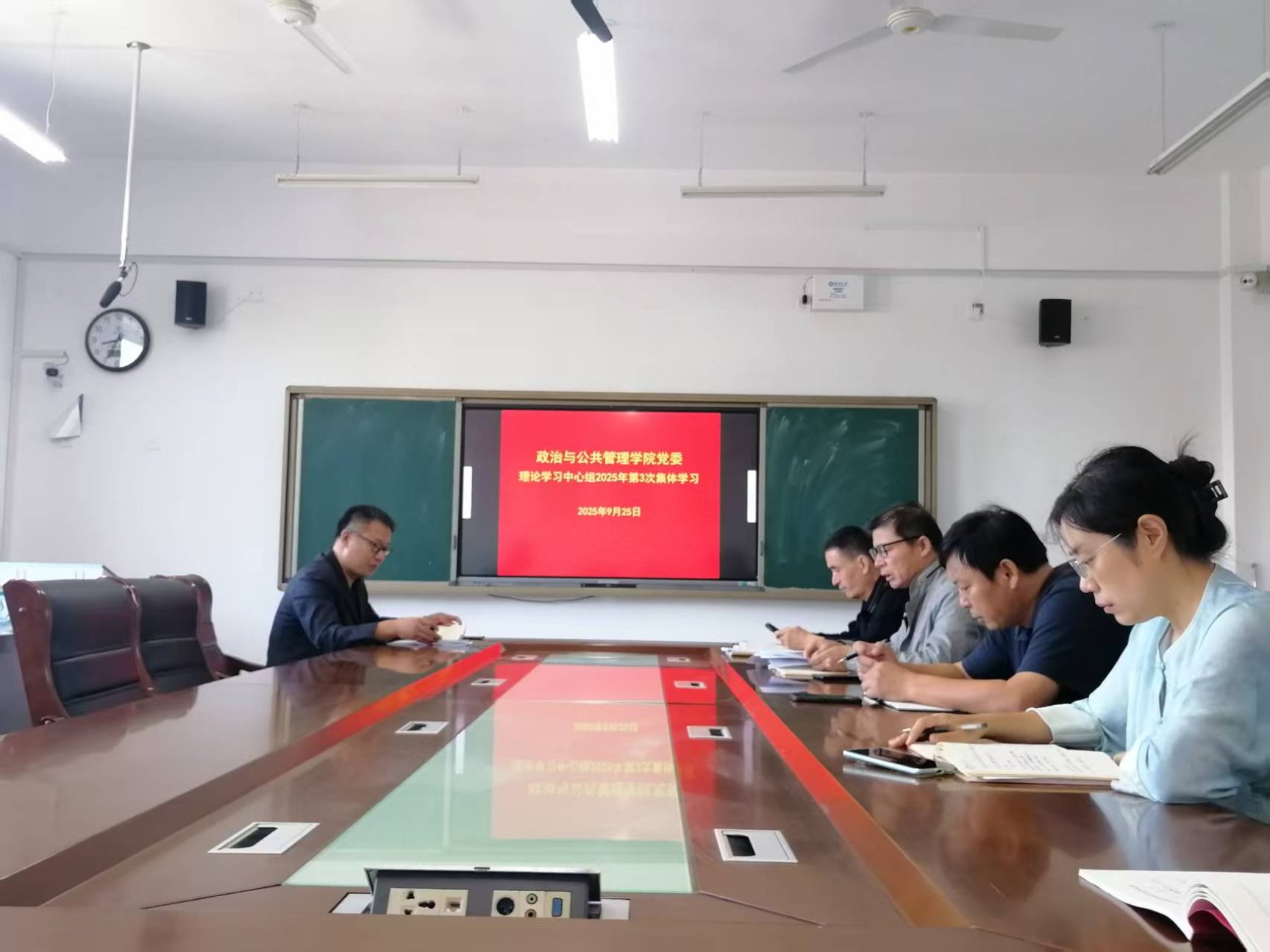 98d3517f7a7ae52694fcfa36f25cffc8